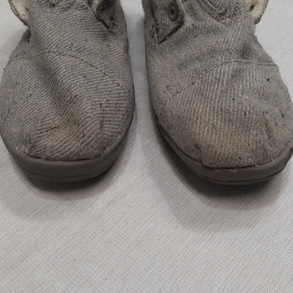 Toms winter boots sherpa lined no laces size 9.5 canvas like material  Gray - Picture 3 of 14